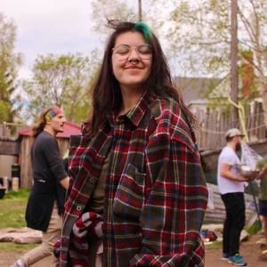 Meet your Posher, Léonie